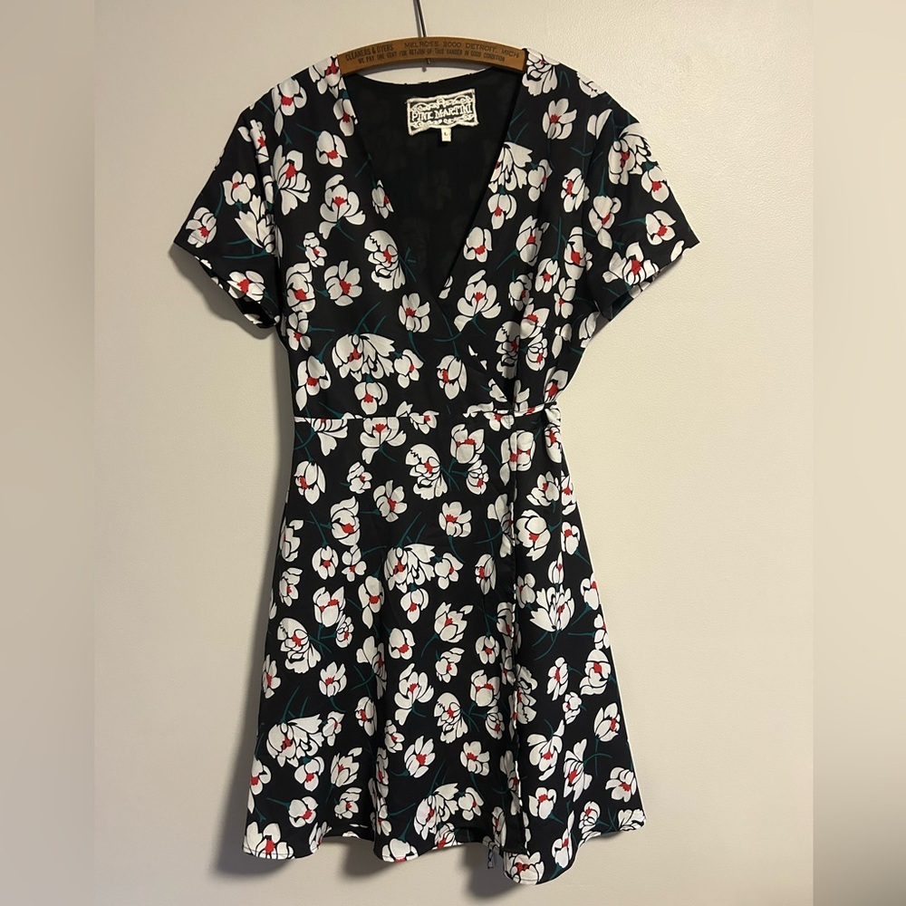 Pink Martini large Black, white & red Floral short sleeve wrap mini Dress